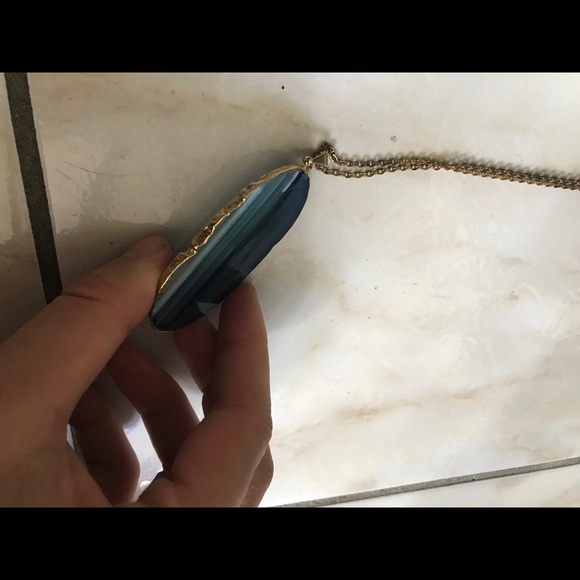 Gorgeous blue crystal necklace - Picture 3 of 3